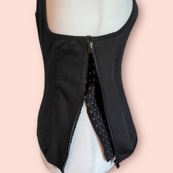 ANN CHERY LATEX CLASSIC VEST (LATEX LINE) 3 HOOK OPTION, IN GREAT CONDITION! - Picture 8 of 10